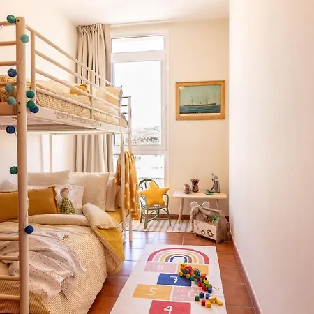 Apartment Flatguest Nidillos + 3bdr + Coastal + Wifi
